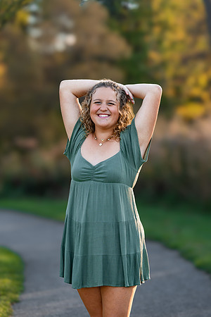 Emmy Schoen Senior Pics 2025-6
